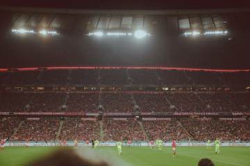 FIFA发布世界杯半决赛裁判视角：贝林赛后称判罚令人吃惊（配图示意）